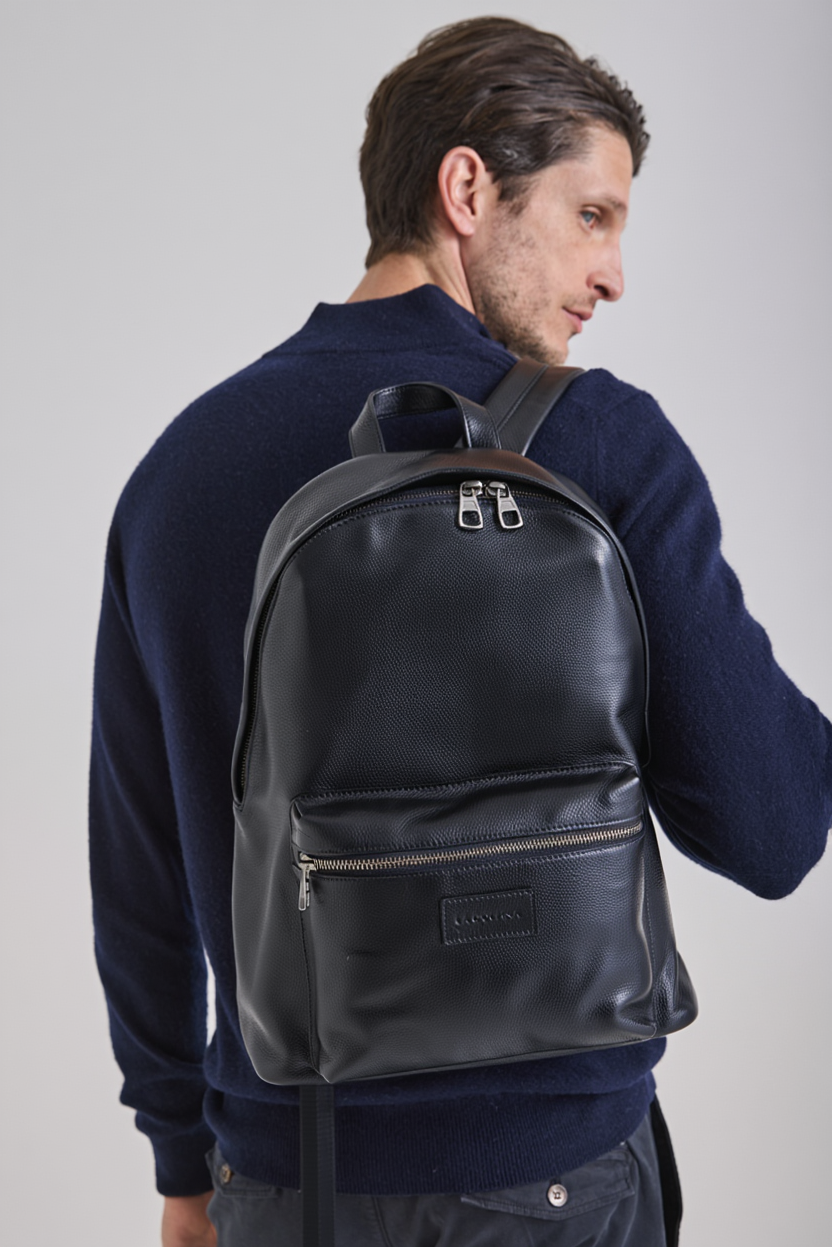 dolton flap backpack leather Florentine Zip Pod Dooney & Bourke grab option while the shoulder straps distribute weight for daily use Leather Collection La Dolfina